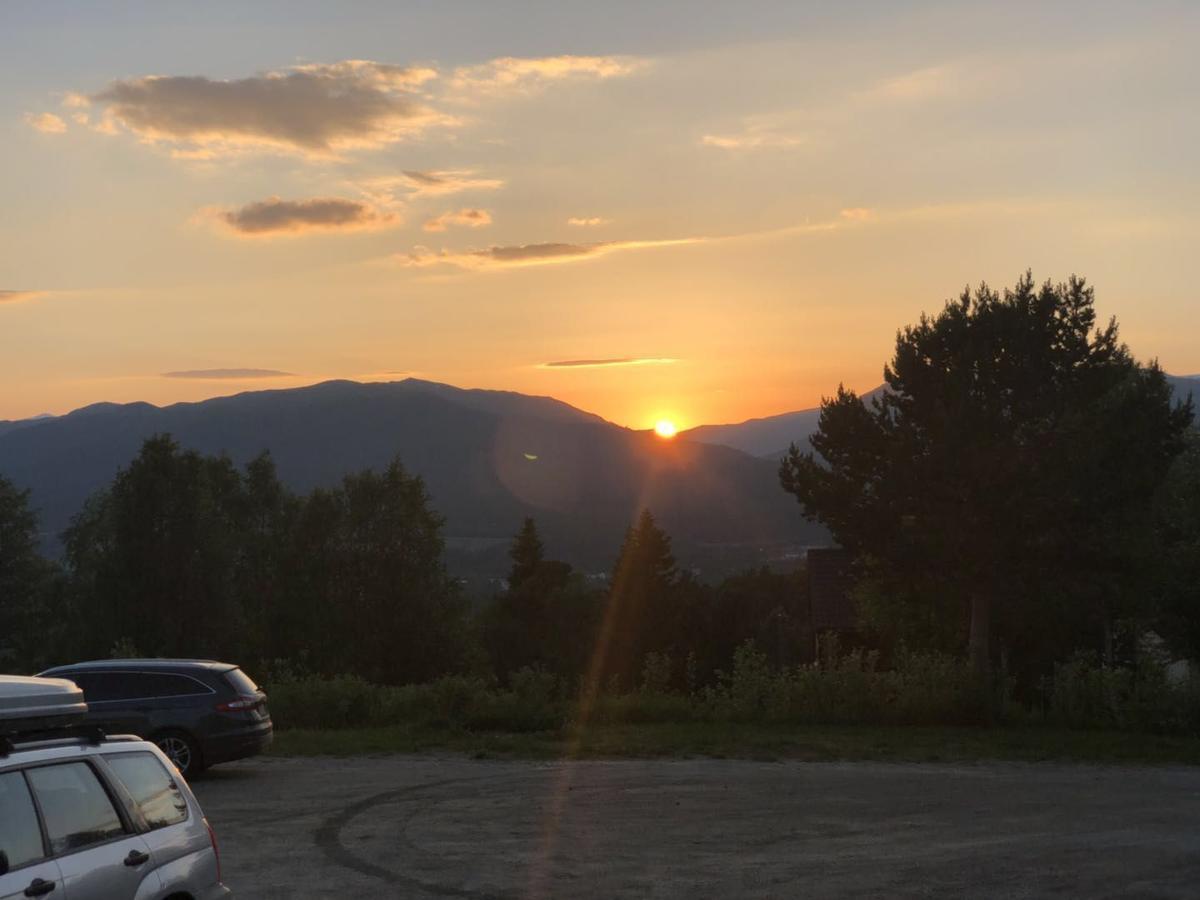 Dombas Gjestehus Esterno foto