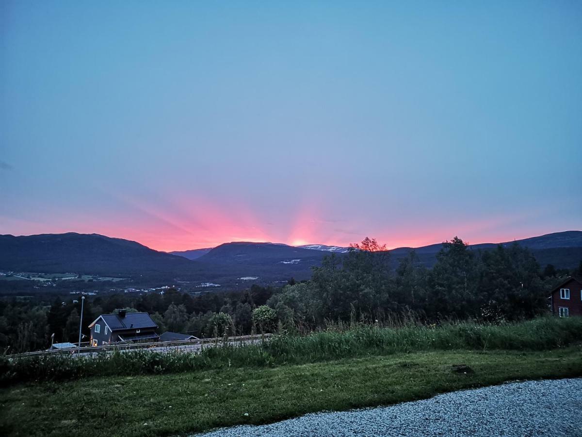 Dombas Gjestehus Esterno foto